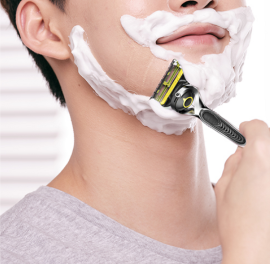 Gillette ProShield Men's Razor Set – Handle + 12 ProBlade Cartridges