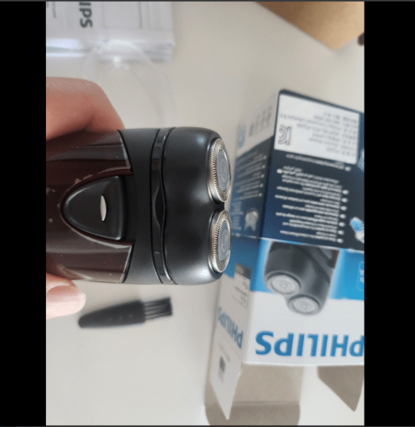 Philips PQ206/18 Portable Electric Shaver | CloseCut Dual Head for Men - 킴마트